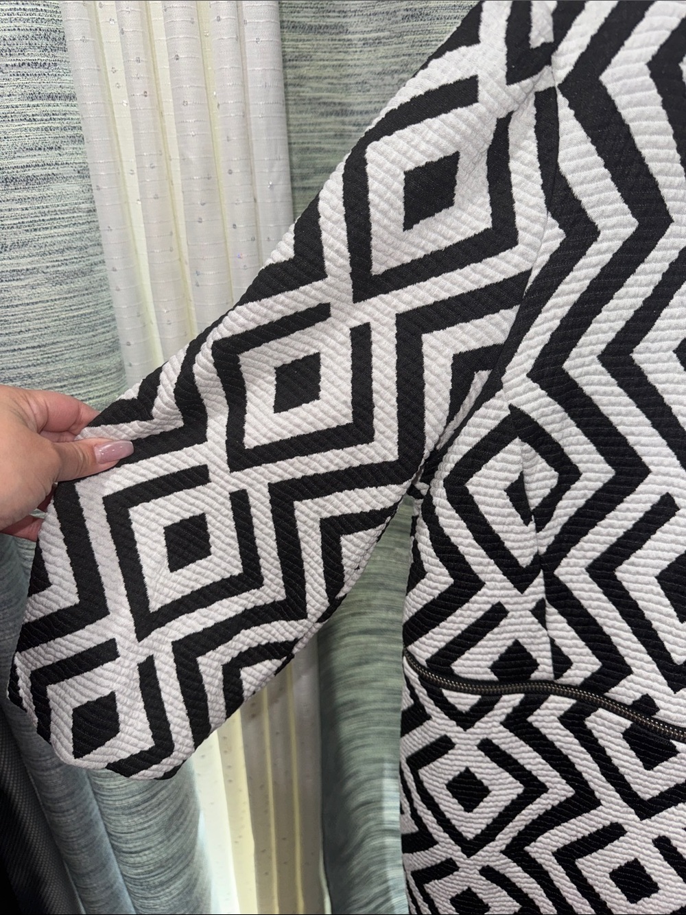 Chico’s - Black & White Geometric Textured Jacket – Size 2 (Large) - Picture 7 of 16